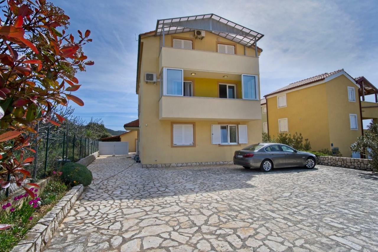 Apartment Chiara Martinscica Luaran gambar